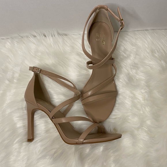 Mardelle Nude Heels - Picture 3 of 3